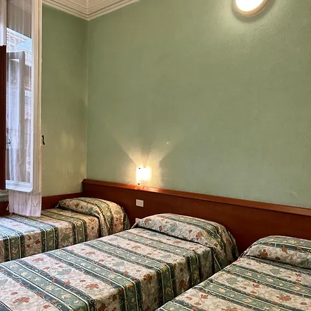 Barone Hotel *